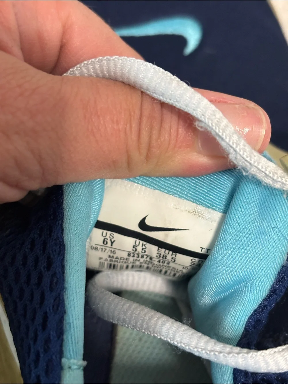Kids size 6Y Nike brand shoes, #E1328